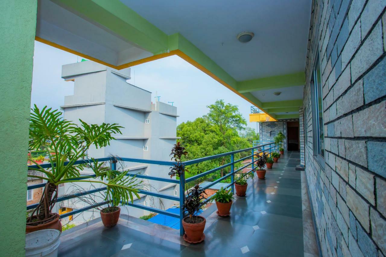 Spot On 445 New Hotel Natureland Pokhara Bagian luar foto