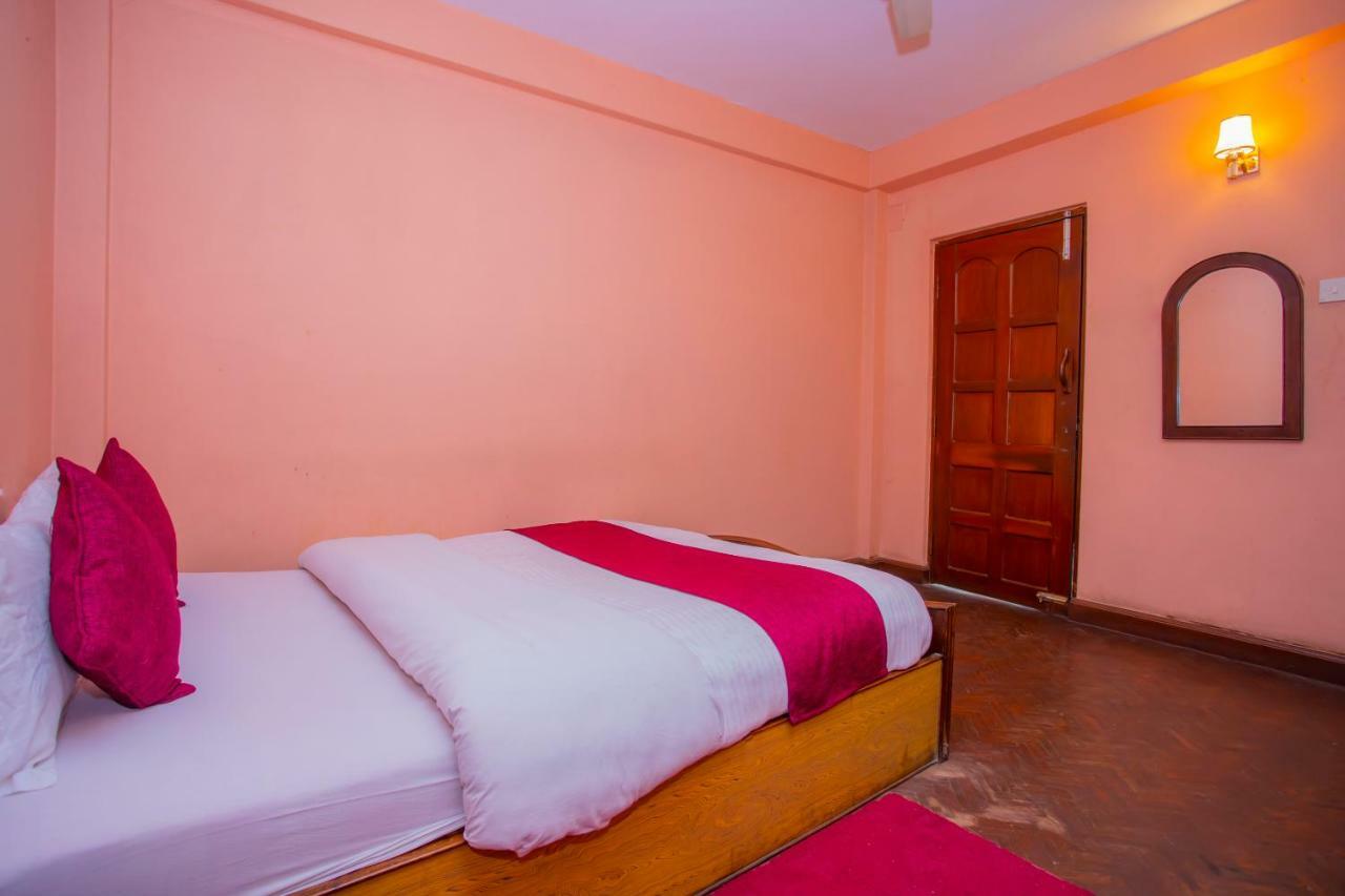 Spot On 445 New Hotel Natureland Pokhara Bagian luar foto