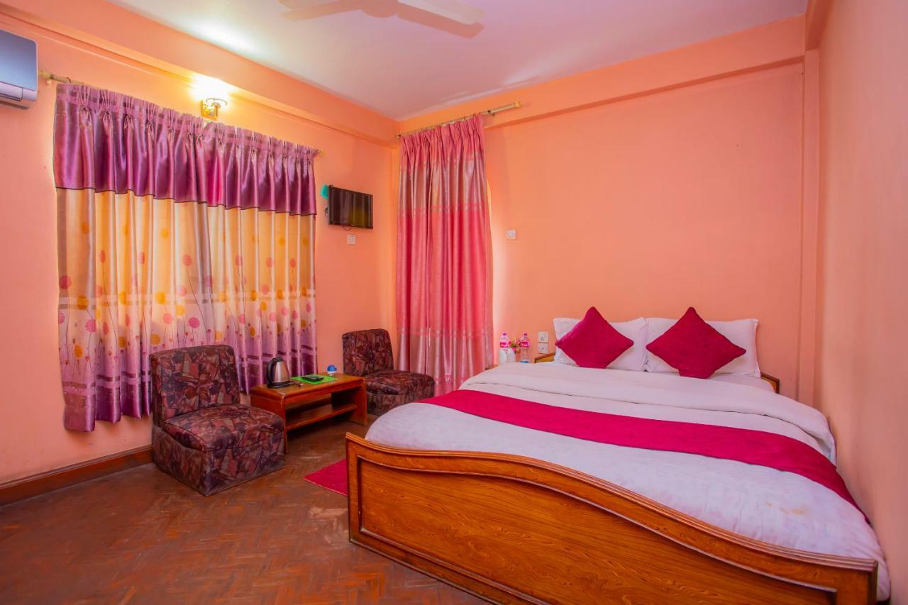 Spot On 445 New Hotel Natureland Pokhara Bagian luar foto