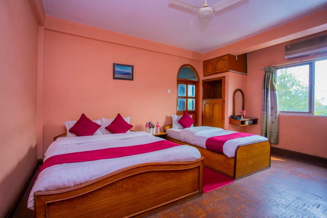 Spot On 445 New Hotel Natureland Pokhara Bagian luar foto