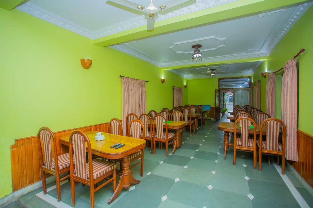 Spot On 445 New Hotel Natureland Pokhara Bagian luar foto