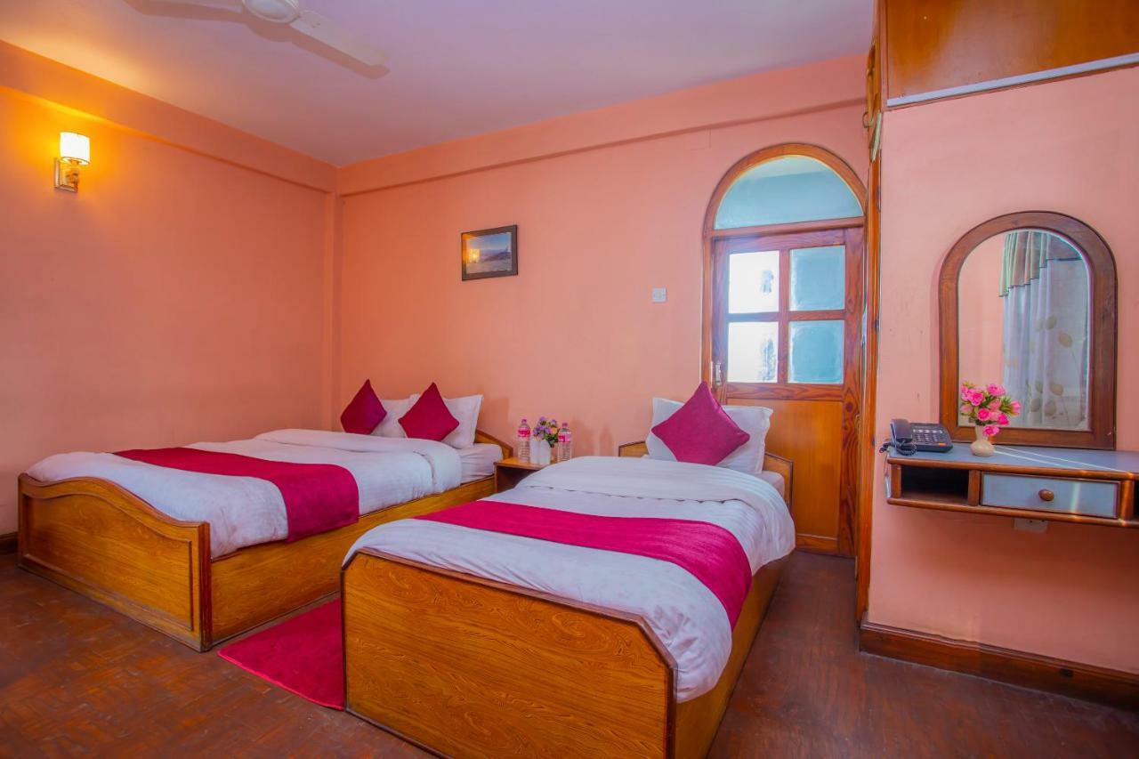 Spot On 445 New Hotel Natureland Pokhara Bagian luar foto